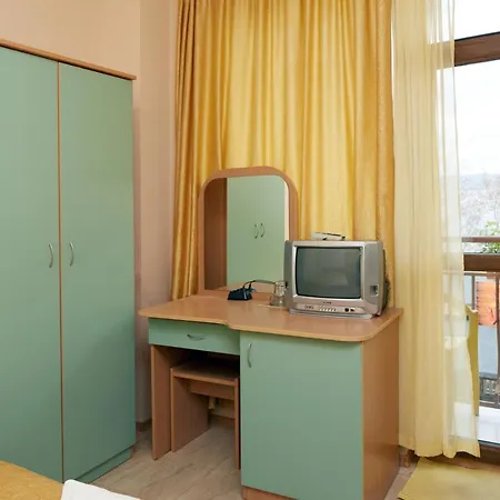 Casa Zdrava بيت ضيافة نيسيبار